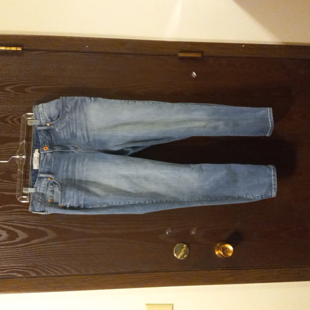 Torrid jeans in light wash. Low rise skinny. Size 14t.